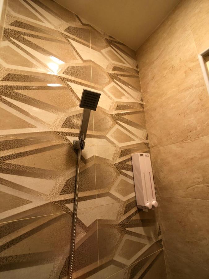 Apartamento 逢甲柏斯青年旅棧 Taichung Exterior foto