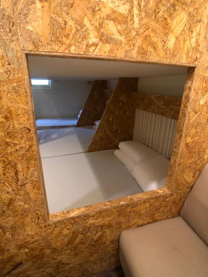 Apartamento 逢甲柏斯青年旅棧 Taichung Exterior foto