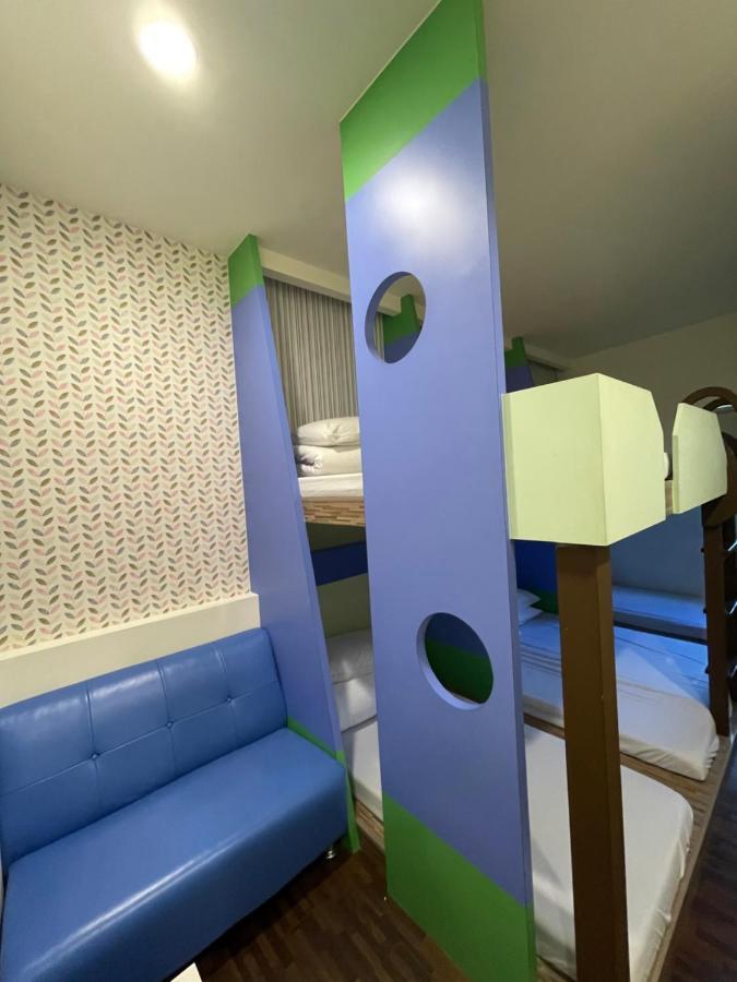 Apartamento 逢甲柏斯青年旅棧 Taichung Exterior foto