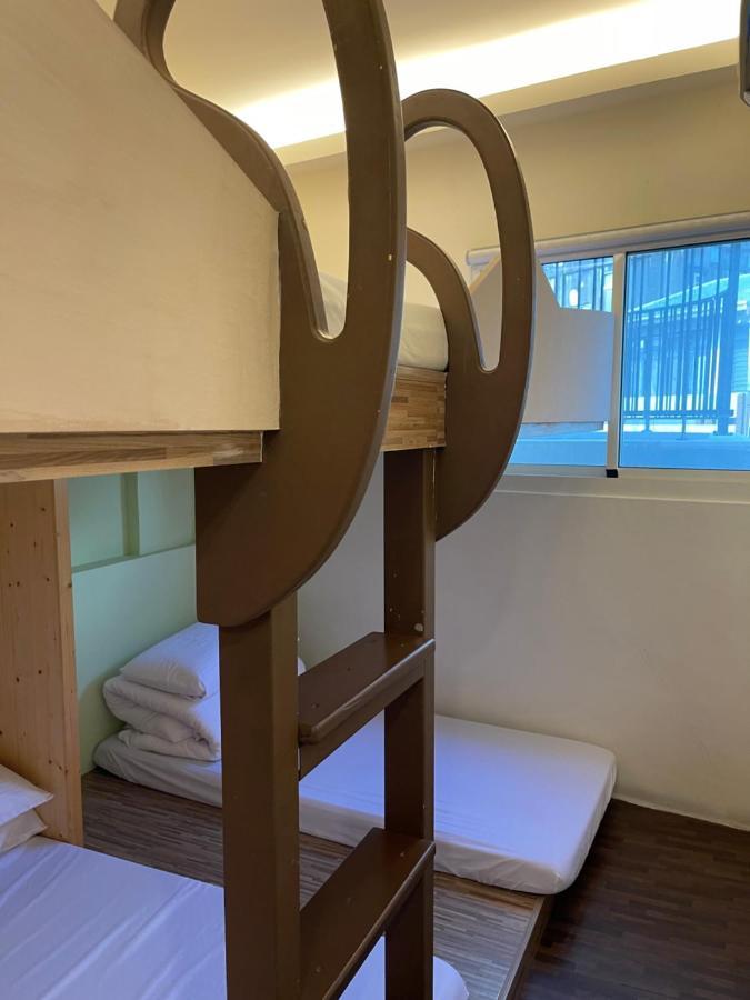 Apartamento 逢甲柏斯青年旅棧 Taichung Exterior foto