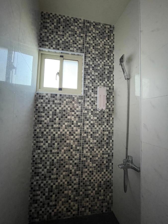 Apartamento 逢甲柏斯青年旅棧 Taichung Exterior foto
