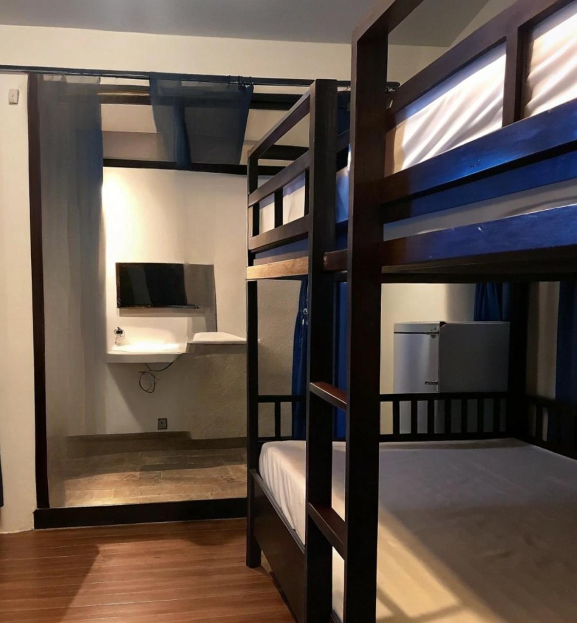 Apartamento 逢甲柏斯青年旅棧 Taichung Exterior foto
